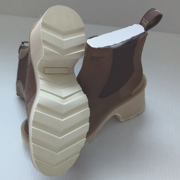 NWT Women's Sorel Chelsea Hi Line Booties Size 5 - Picture 7 of 9